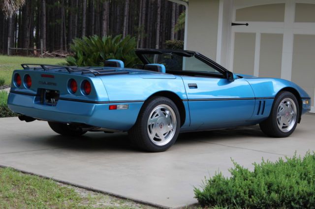 1989 Chevrolet Corvette Convertible Owned by Stephen King Collectible - photo 8