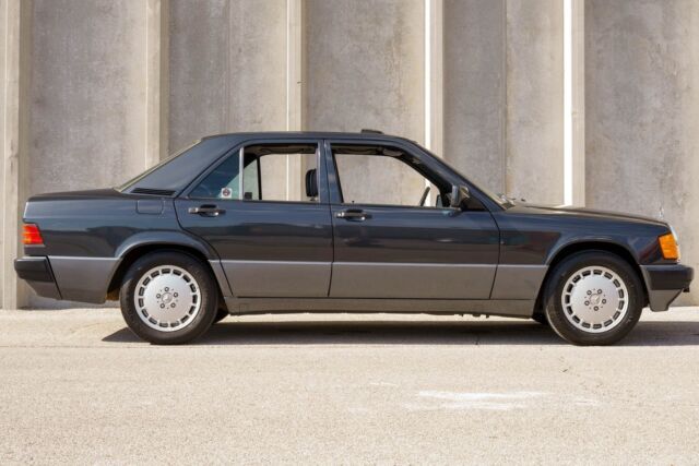 1992 Mercedes-Benz 190E Sedan - photo 4