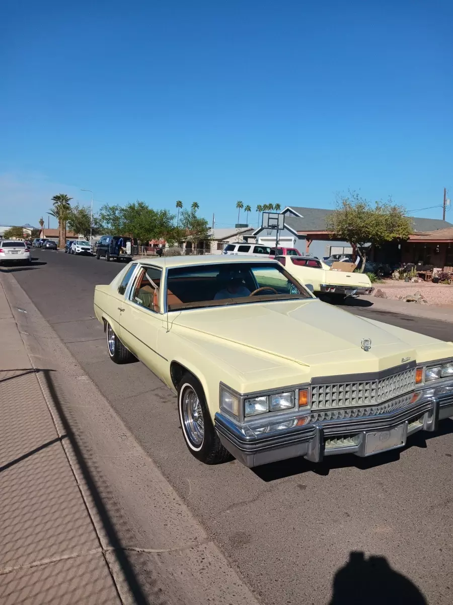 Paint fairly new front seat reupolsterd runs drives ac blows cold 425 engine 1978 Cadillac DeVille