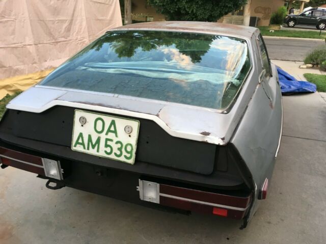 Pair of Citroen SMs, 1971 & 1972. 1971 Citroen SM
