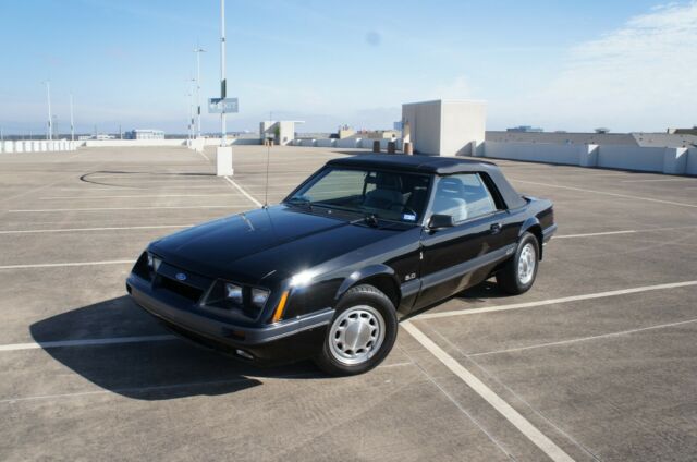 1985 Ford Mustang GT - photo 3