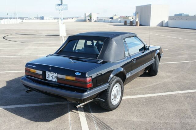1985 Ford Mustang GT - photo 6