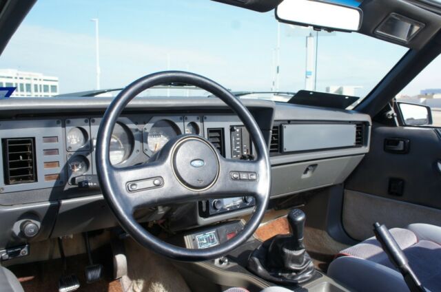 1985 Ford Mustang GT - photo 9