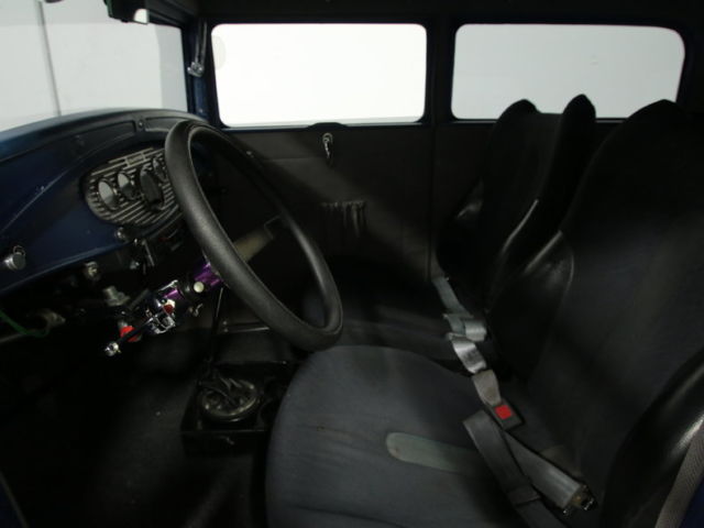 1930 Ford Sedan - photo 3