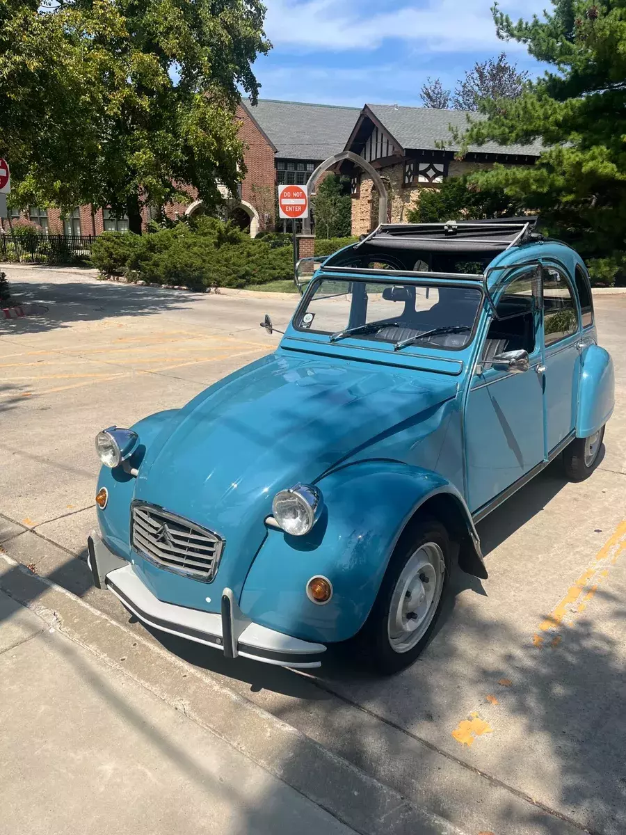 Perfect Citroen 2cv6 Unrestored, rust free runs as new 1979 Citroën C/V