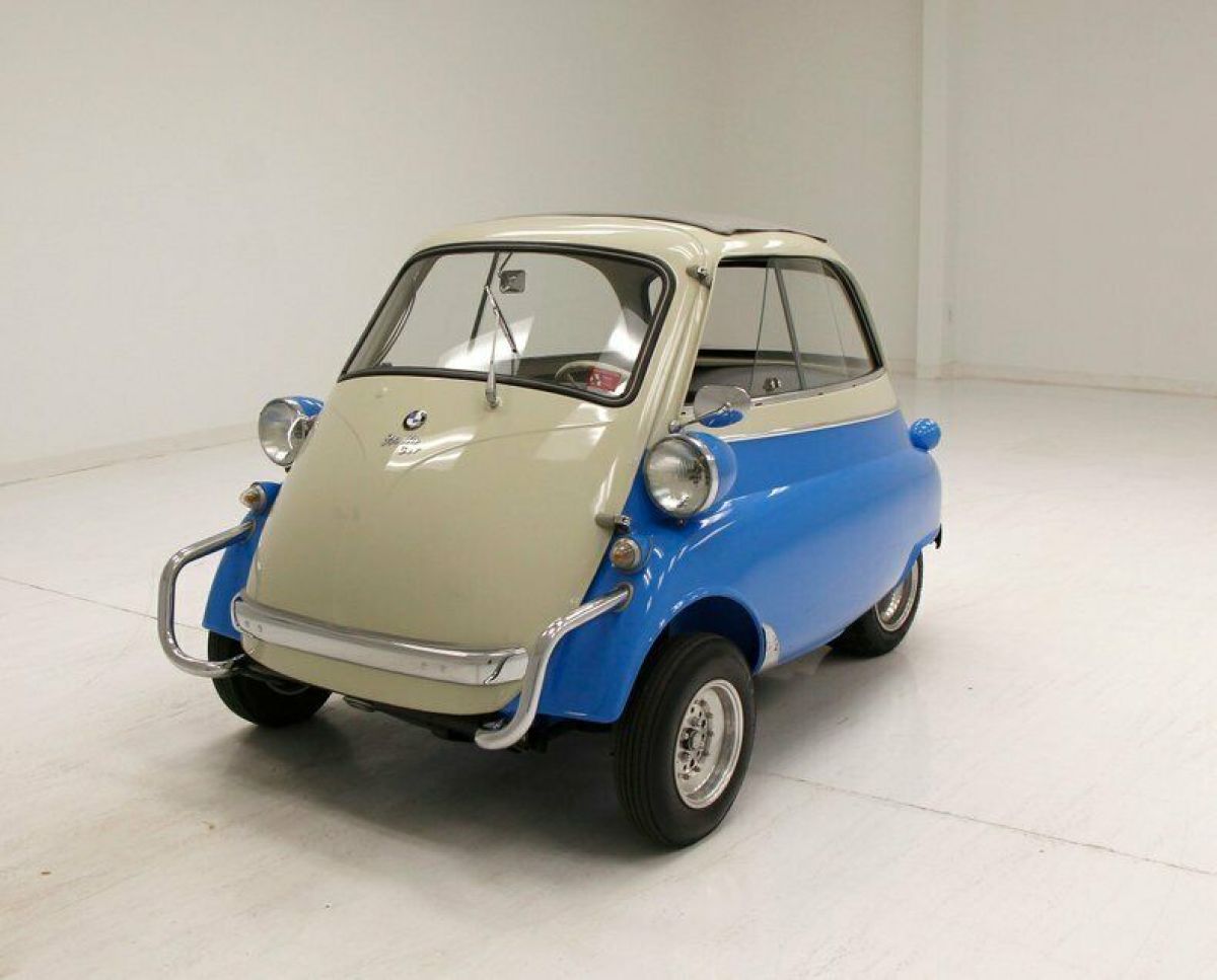 Perfect Frame Off Restoration/Blue Cream 2 Tone Paint/289cc Air Cooled Engine 1957 BMW Isetta 300