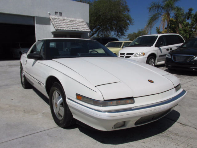 PERFECT FUNDATION FOR ROTISSERIE RESTORATION NEED BRAKES NO RUST CLEAN 1989 Buick Reatta 2dr Coupe