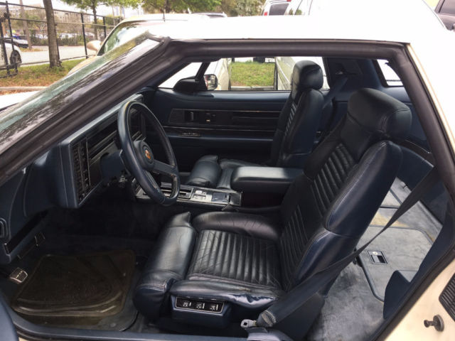 1989 Buick Reatta 2dr Coupe - photo 12