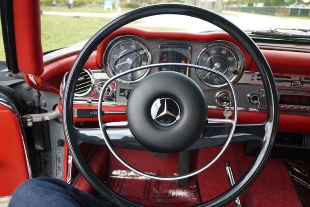 1969 Mercedes-Benz 200-Series CONVERTIBLE - photo 11