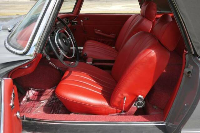 1969 Mercedes-Benz 200-Series CONVERTIBLE - photo 12