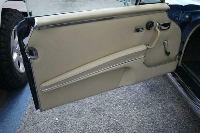 1971 Mercedes-Benz 200-Series COUPE - photo 11