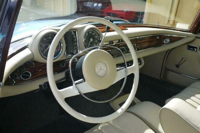1971 Mercedes-Benz 200-Series COUPE - photo 9