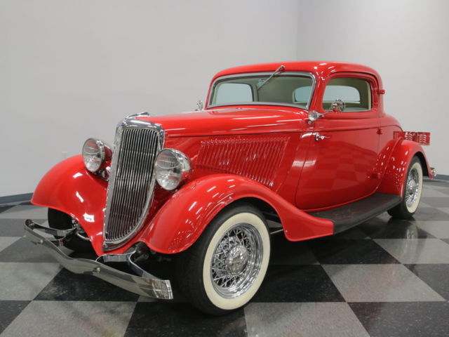 PETE & JAKES FRAME, HEIDTS SUSPENSION, 350CI, 700R4, LEATHER INTERIOR, NICE ROD! 1934 Ford 3 Window Coupe