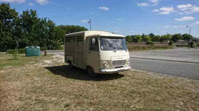 1977 Peugeot J7 Animal cargo van - photo 4