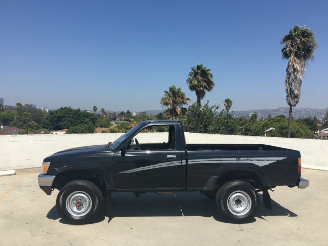 PICK UP, 4X4, 5 SPEED, DOCUMENTED ONE OWNER SOUTHERN CALIFORNIA TRUCK! 1990 Toyota PICK UP PICK UP