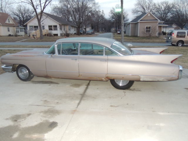 1960 Cadillac DeVille 4 door hardtop - photo 2