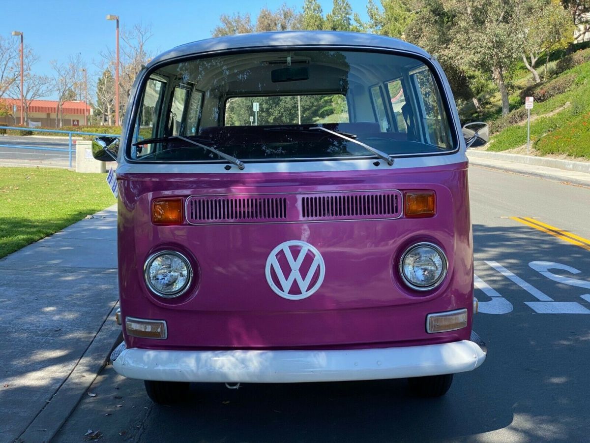 Pink 1971 Volkswagen Bus 1971 Volkswagen Bus/Vanagon Bus