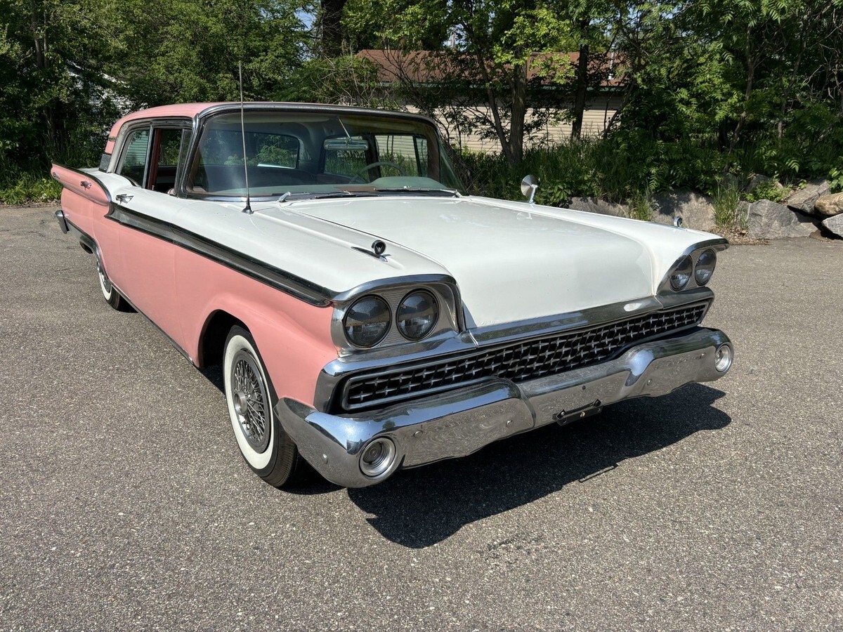 1959 Ford Fairlane - photo 2