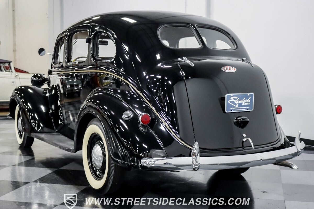 1938 Plymouth Deluxe 4 Door Sedan - photo 10
