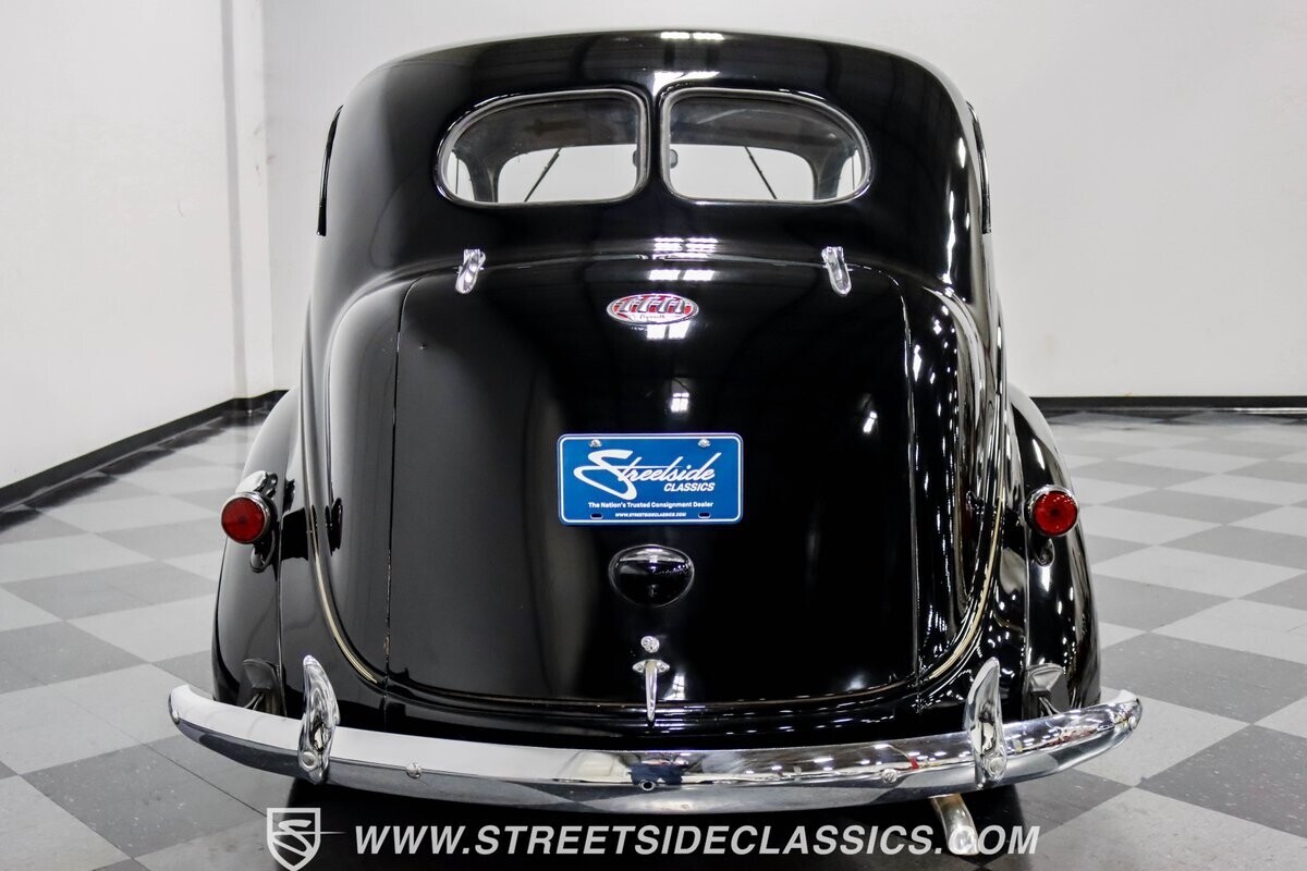 1938 Plymouth Deluxe 4 Door Sedan - photo 11