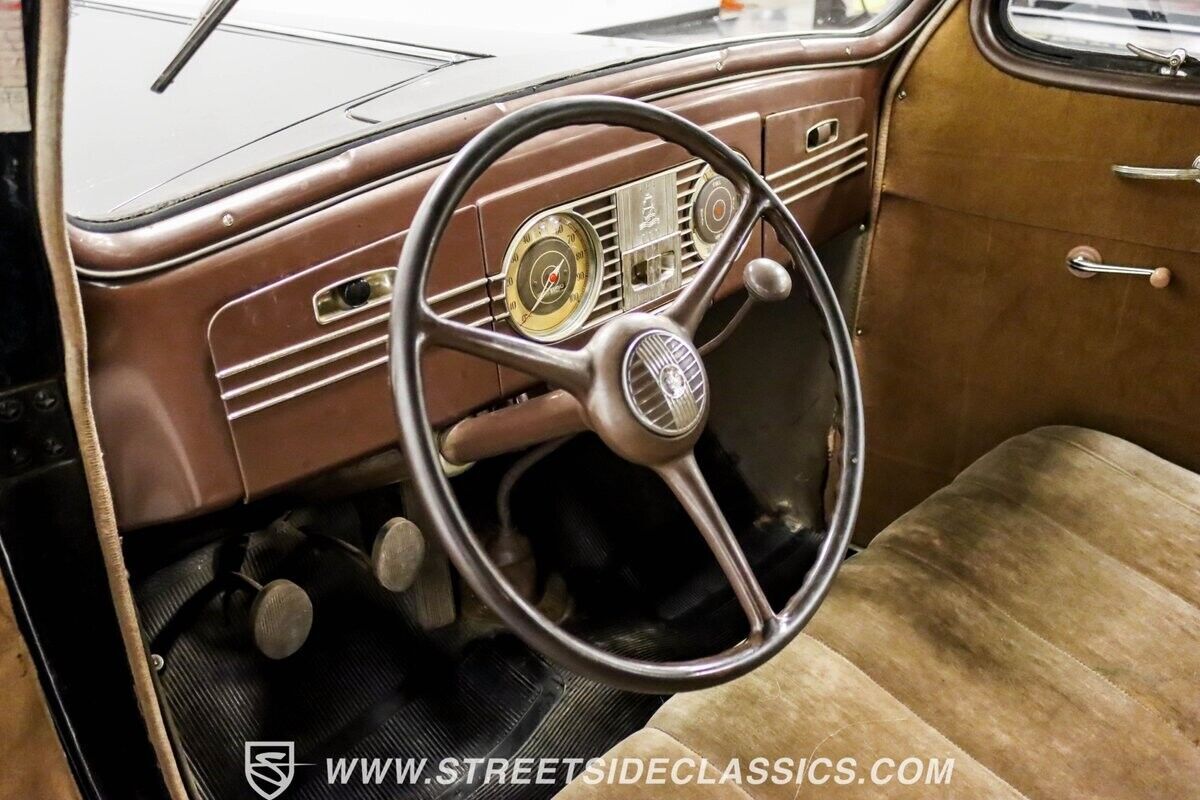 1938 Plymouth Deluxe 4 Door Sedan - photo 5