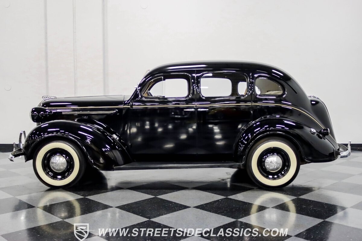 1938 Plymouth Deluxe 4 Door Sedan - photo 7