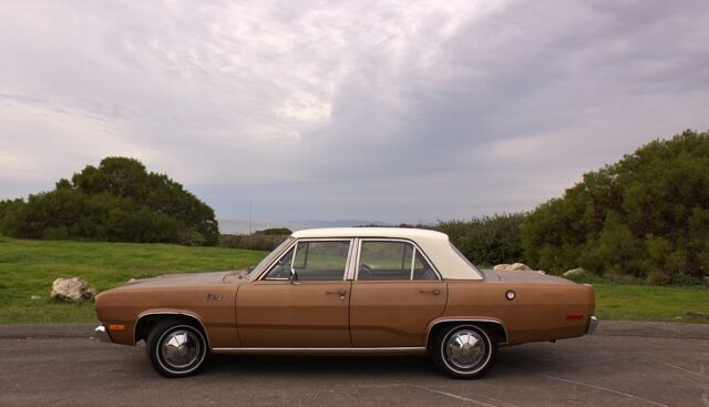 Plymouth Valiant - This classic is a solid daily driver or perfect project car! 1972 Plymouth Valiant