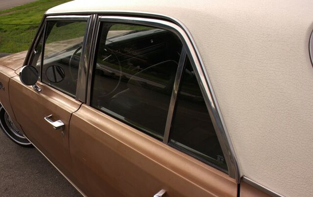 1972 Plymouth Valiant - photo 4