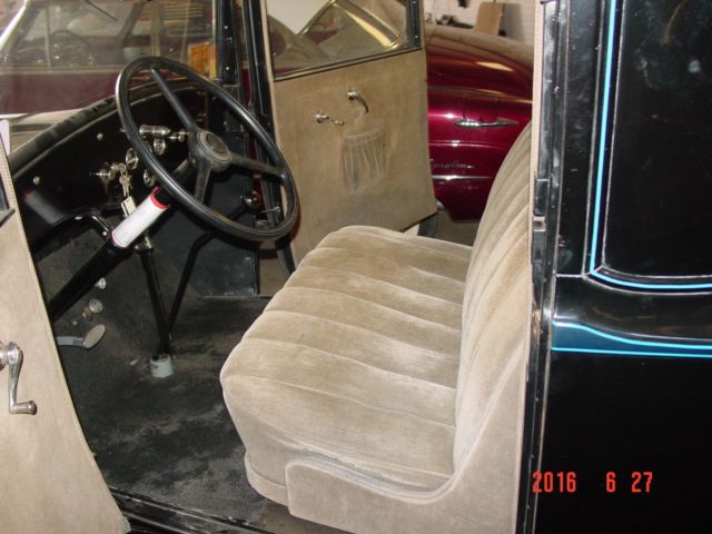 1930 Pontiac Standard Coupe - photo 3