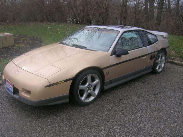 1987 Pontiac Fiero GT - photo 2