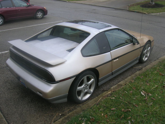 1987 Pontiac Fiero GT - photo 4