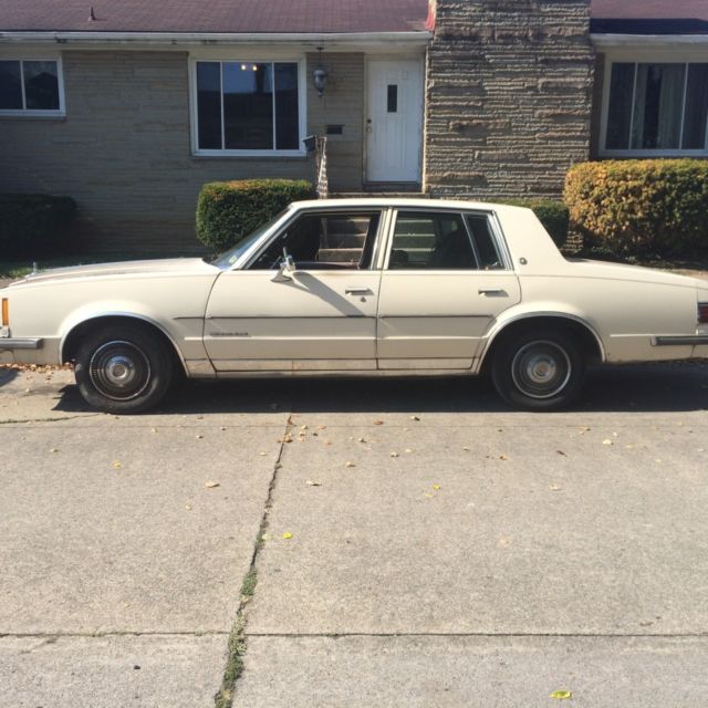 1984 Pontiac Bonneville - photo 3