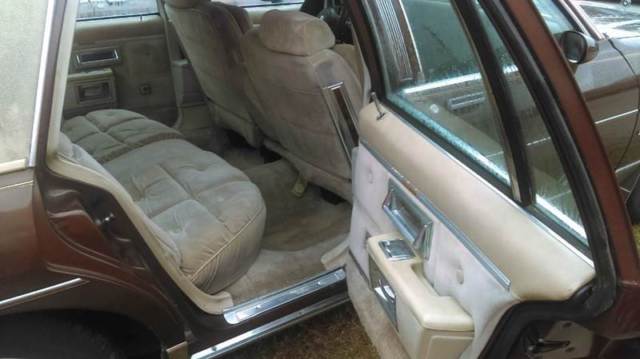 1981 Pontiac Bonneville Brougham 4dr Sedan - photo 13