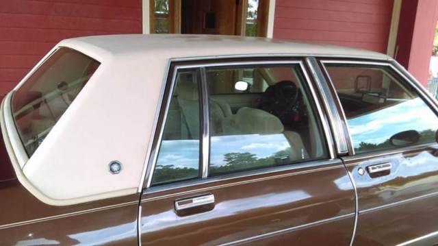 1981 Pontiac Bonneville Brougham 4dr Sedan - photo 3