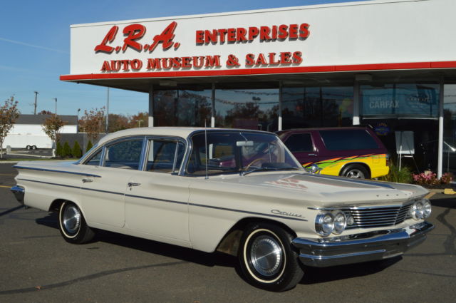 PONTIAC CATALINA ORIGINAL CAR IN NICE SHAPE, RUNS AND DRIVES GREAT NO RESERVE 1961 Pontiac Catalina