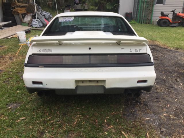 1985 Pontiac Fiero - photo 5