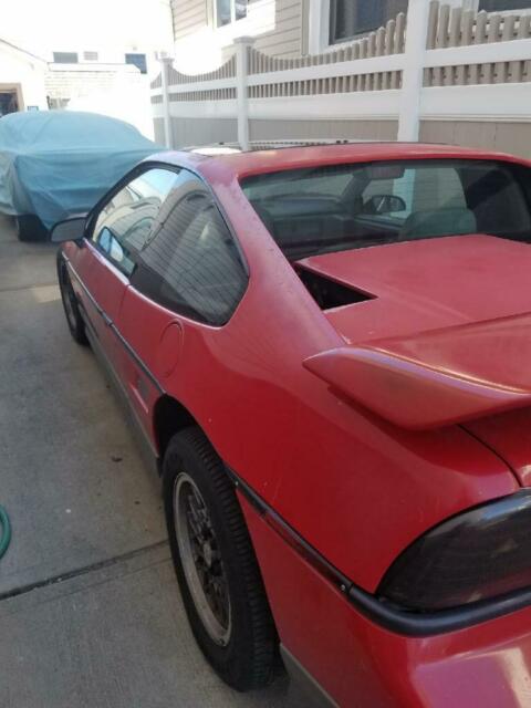 1986 Pontiac Fiero - photo 2