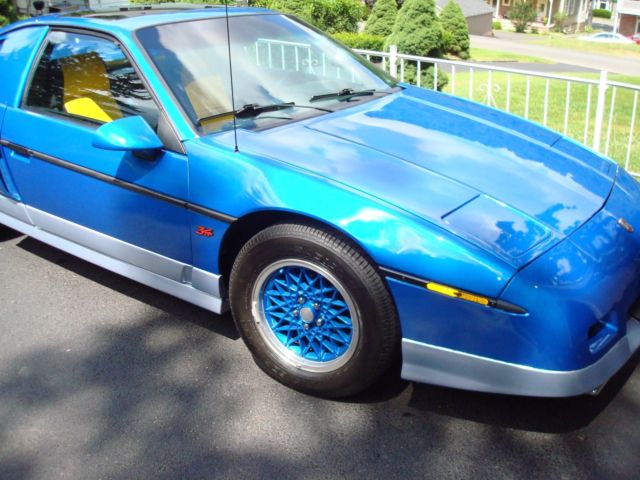 1986 Pontiac Fiero GT - photo 2