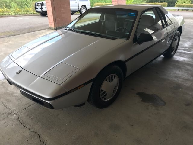 1986 Pontiac Fiero FIERO 2M4 2D COUPE FASTBACK - photo 3