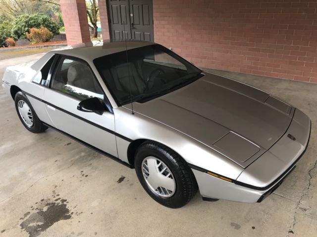 1986 Pontiac Fiero FIERO 2M4 2D COUPE FASTBACK - photo 5