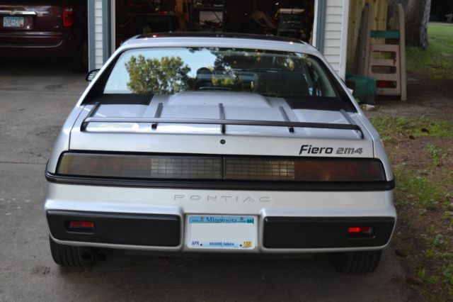 1986 Pontiac Fiero - photo 4