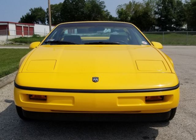 1988 Pontiac Fiero SE - photo 4