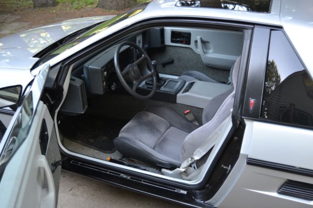 1986 Pontiac Fiero - photo 7