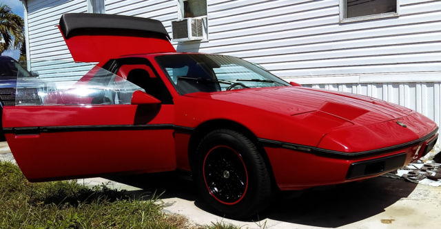 1986 Pontiac Fiero - photo 2