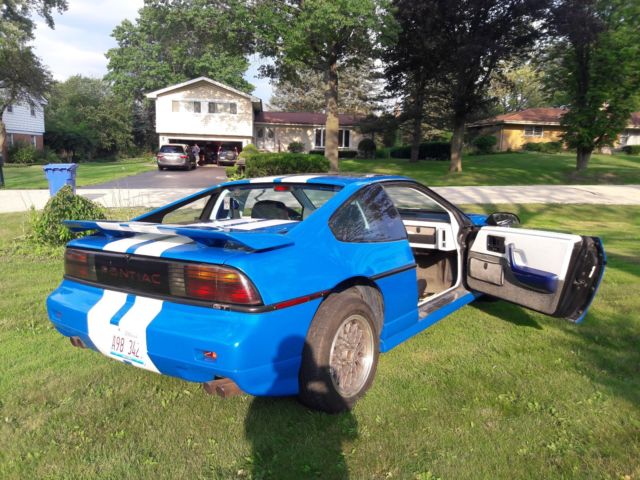 1987 Pontiac Fiero - photo 3