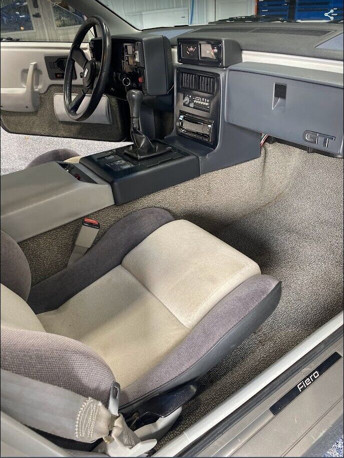 1985 Pontiac Fiero - photo 9