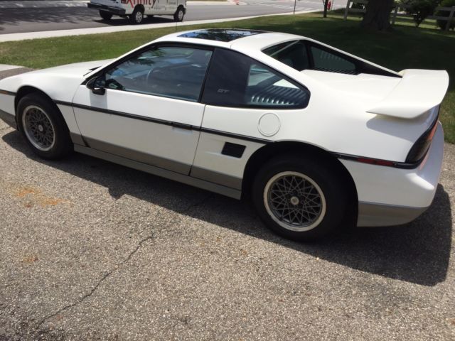 1986 Pontiac Fiero GT - photo 3