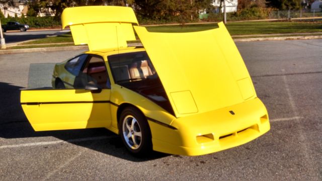 1986 Pontiac Fiero - photo 2