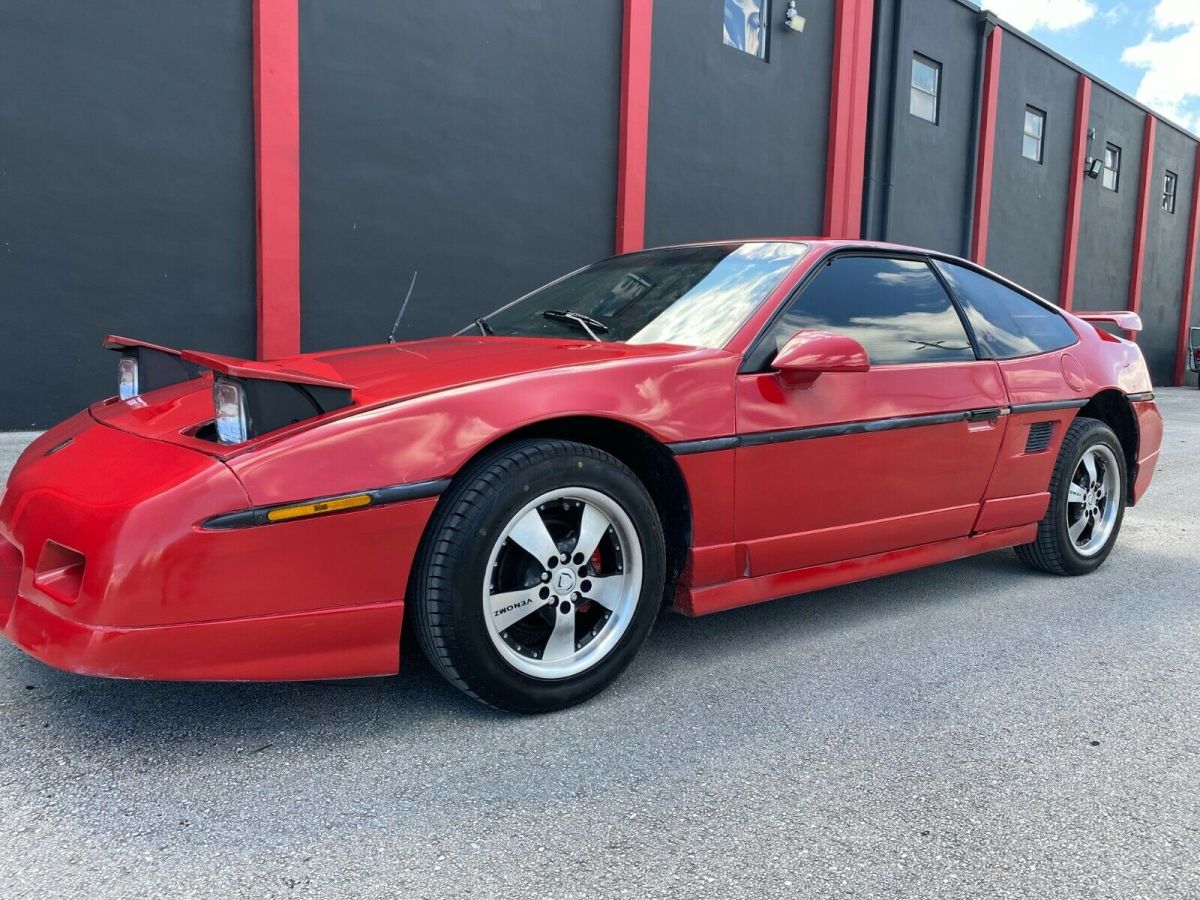 1986 Pontiac Fiero GT - photo 2