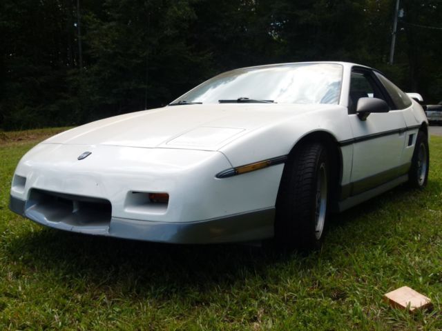 1986 Pontiac Fiero GT - photo 2